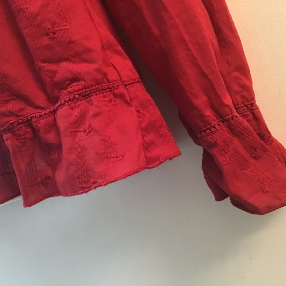 Red cotton embroidered and beaded blouse (M) - Picture 4 of 13